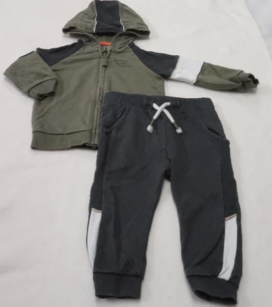 Sweatjacke mit Sweathose Gr. 74 von C&A (4296)